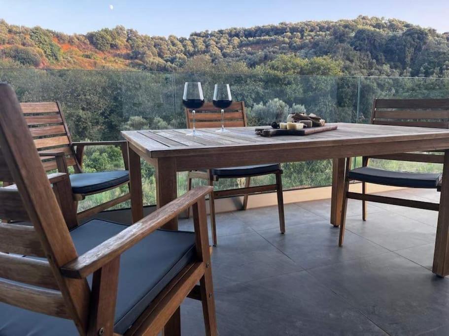 Ek Ornelakis, Luxury Country House With Jacuzzi La Canea Esterno foto