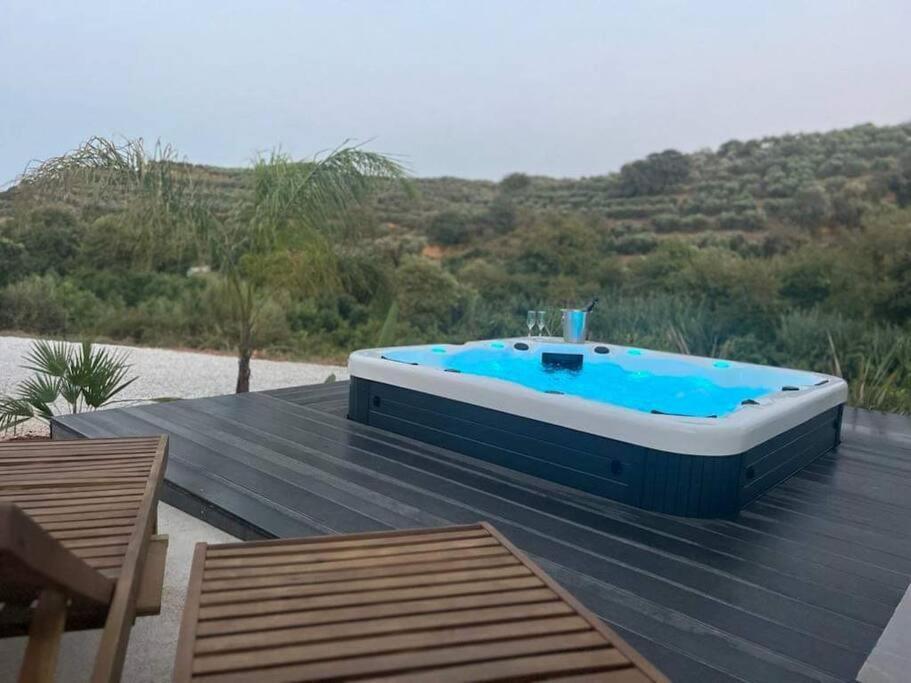 Ek Ornelakis, Luxury Country House With Jacuzzi La Canea Esterno foto